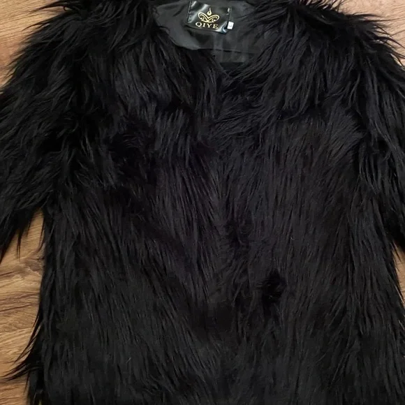 COPY - Jacket - Picture 2 of 4